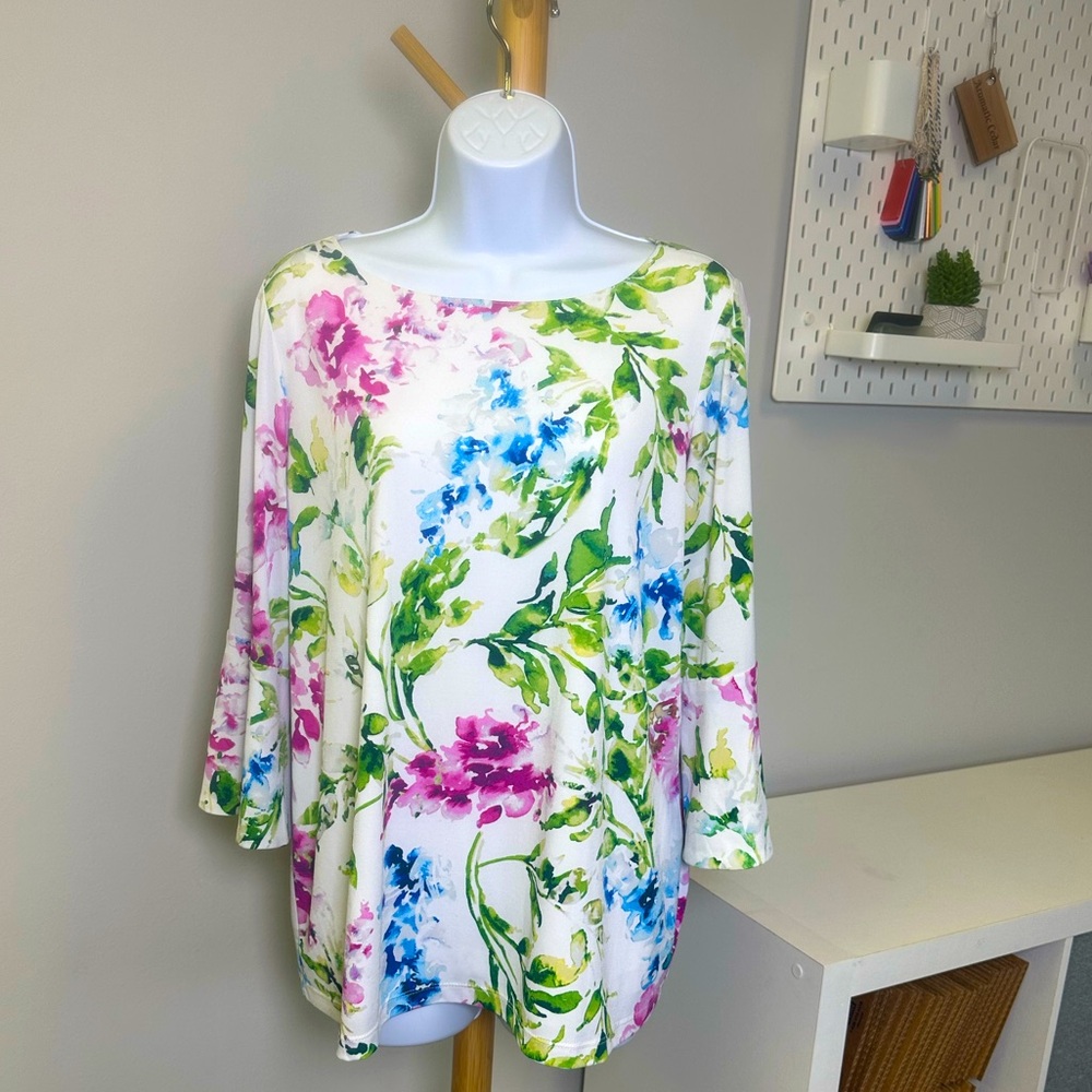Susan Graver Floral Print Blouse with Cutout Flutter Sleeves Size L